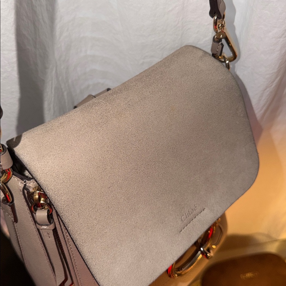 Chloé Medium Calfskin and Suede Faye backpack in Motty Grey - Picture 14 of 16